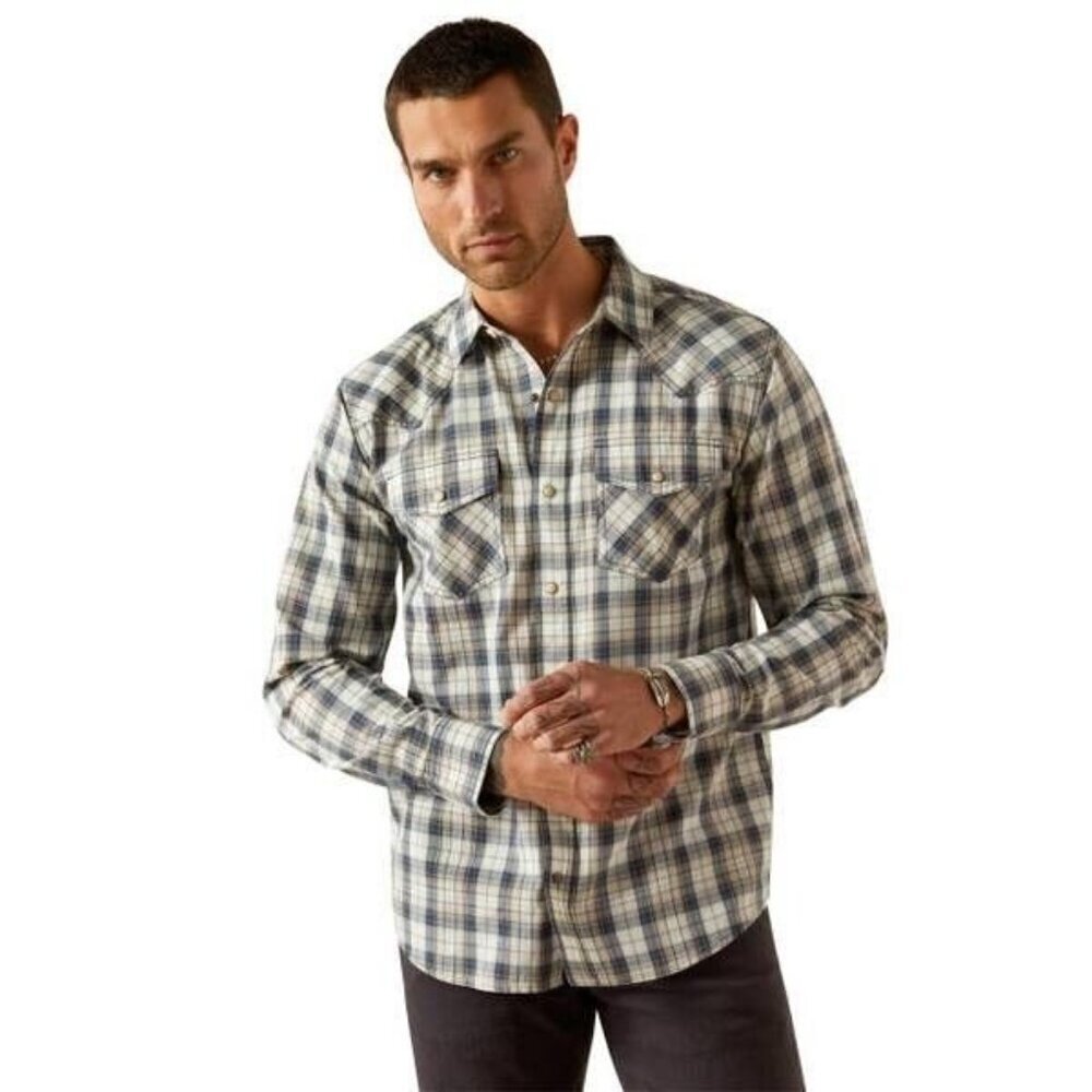 Ariat Men's MD Long Sleeve Hampton Retro Fit Plaid Snap Shirt Navy/Tan 10054710